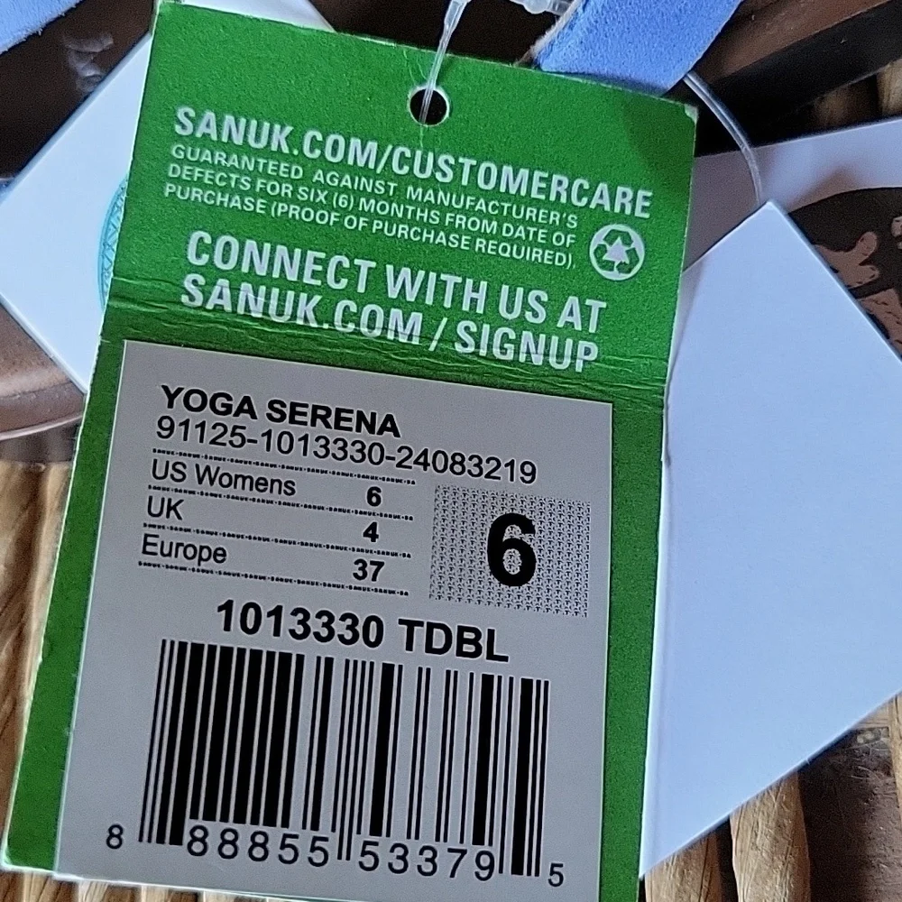 Sanuk Yoga Serena leather tan/blue sandals, size 6